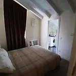 아파트 Shangri La - Two Bedroom Mansard *