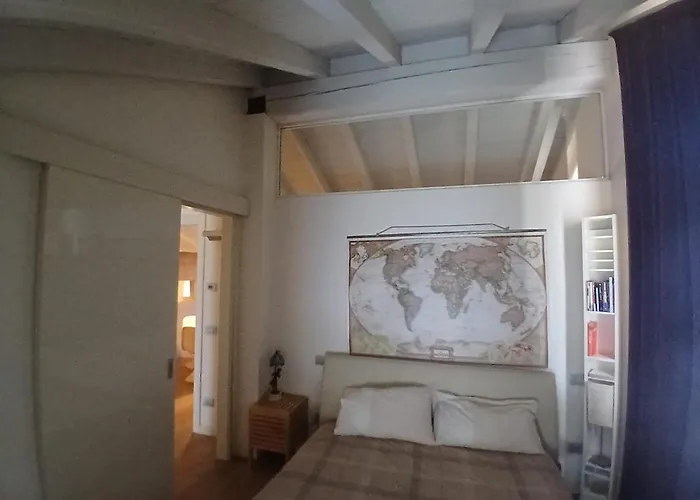 דירה Shangri La - Two Bedroom Mansard *