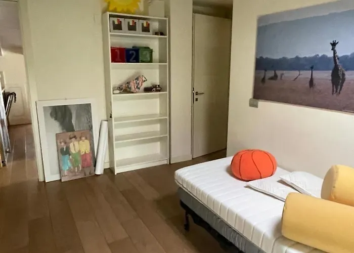 דירה Shangri La - Two Bedroom Mansard *