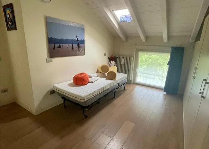 דירה Shangri La - Two Bedroom Mansard